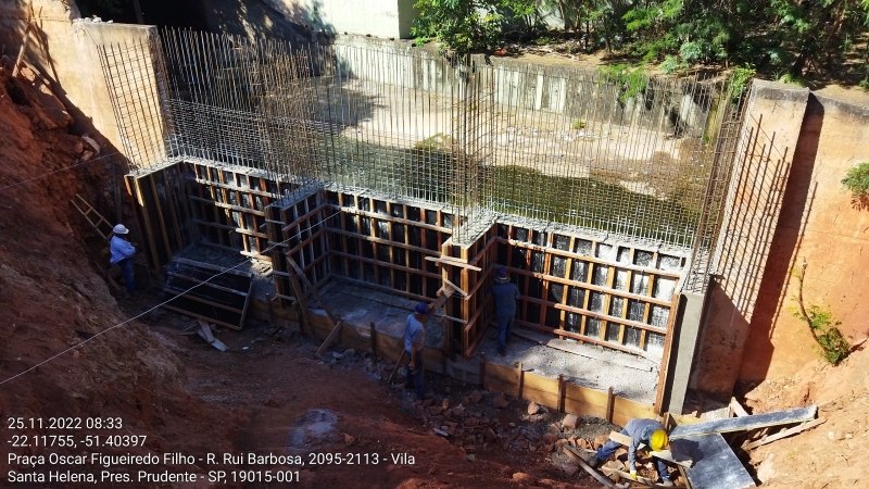 2022/400 Reconstrução da cortina de contenção na Praça Oscar Figueiredo